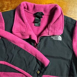 The North Face  girls‎ large (14/16) magenta fleece full zip jacket